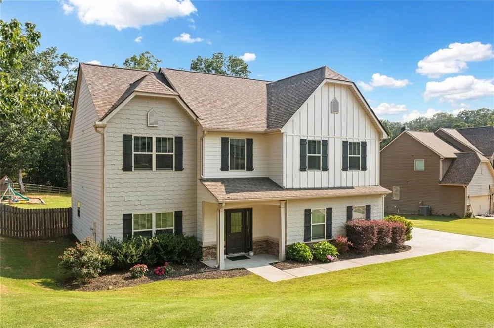 13 Four Feathers Lane Rydal, GA 30171