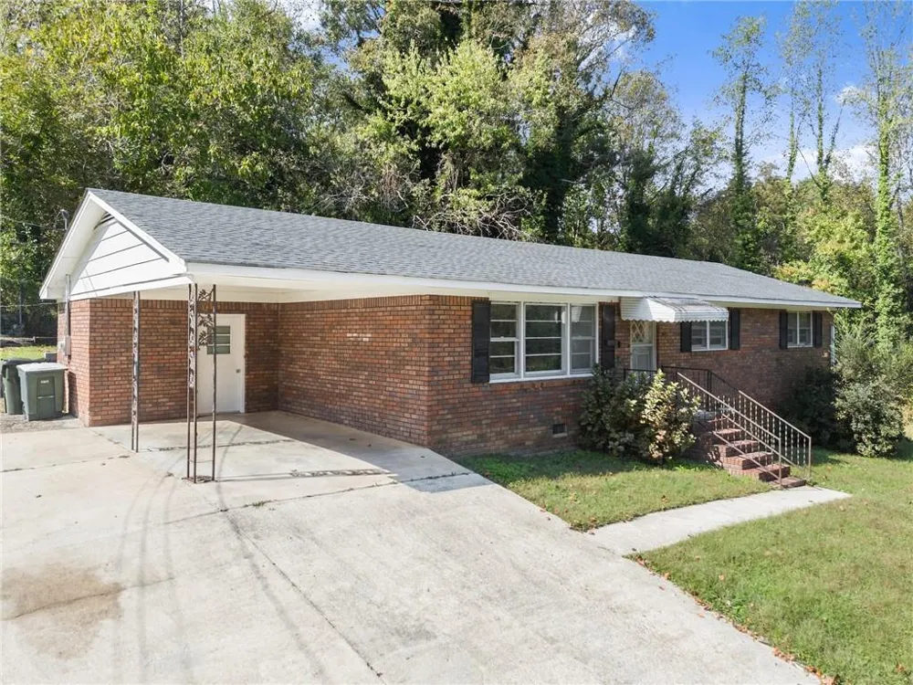 574 S Sage Street S Toccoa, GA 30577