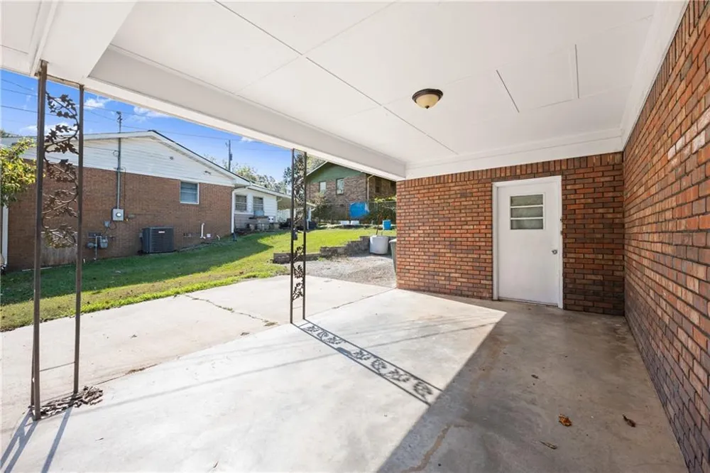574 S Sage Street S Toccoa, GA 30577