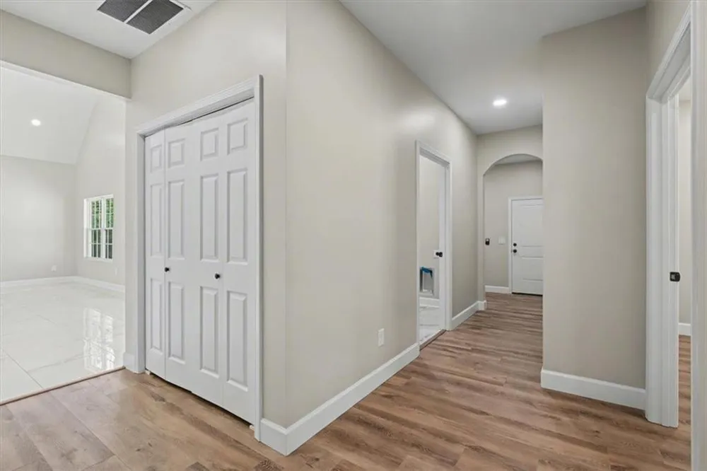 242 Mulberry Lane Lindale, GA 30147