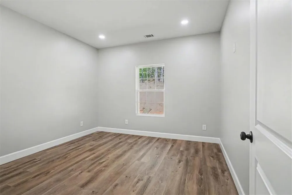 242 Mulberry Lane Lindale, GA 30147
