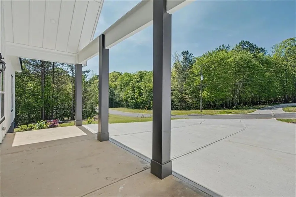 242 Mulberry Lane Lindale, GA 30147