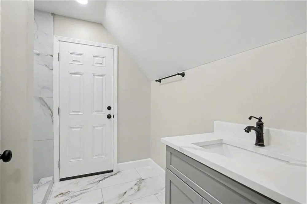 242 Mulberry Lane Lindale, GA 30147