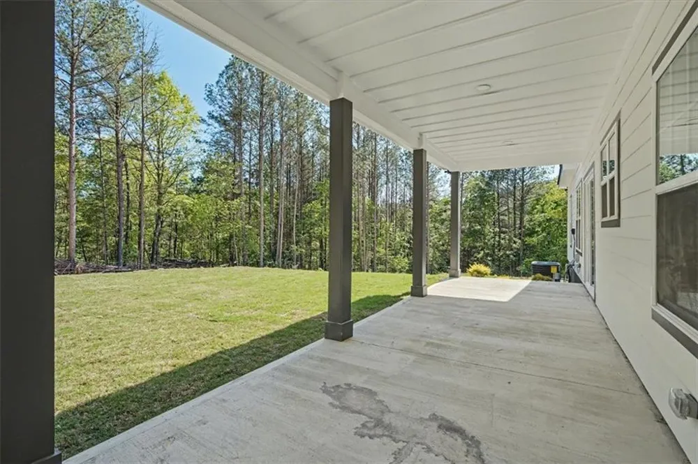 242 Mulberry Lane Lindale, GA 30147