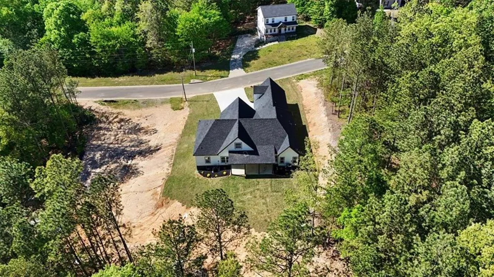 242 Mulberry Lane Lindale, GA 30147