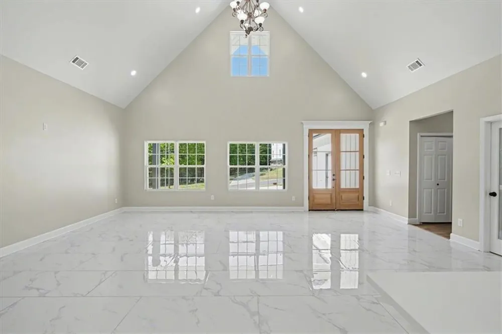 242 Mulberry Lane Lindale, GA 30147