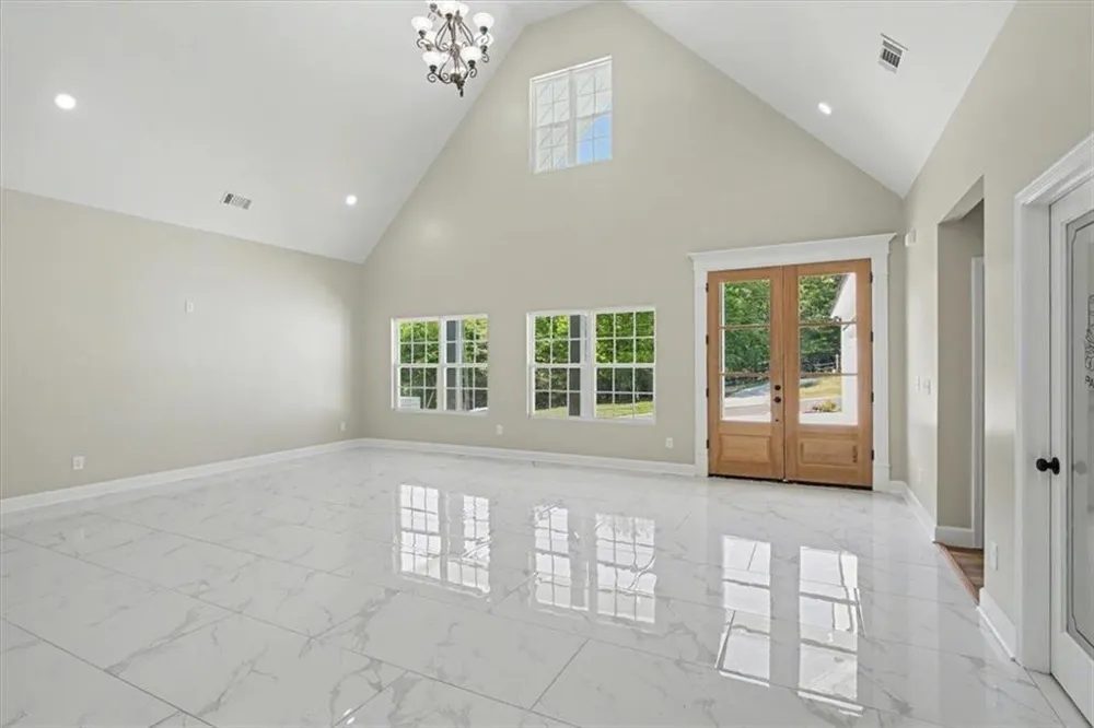 242 Mulberry Lane Lindale, GA 30147