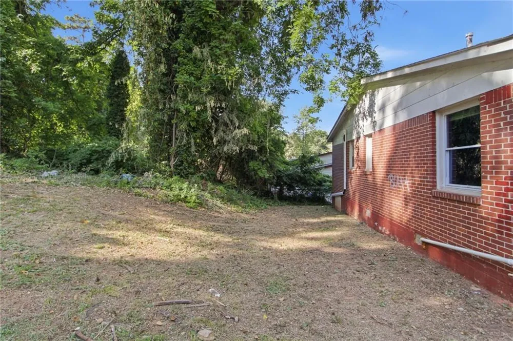 4813 Bartlett Road Forest Park, GA 30297