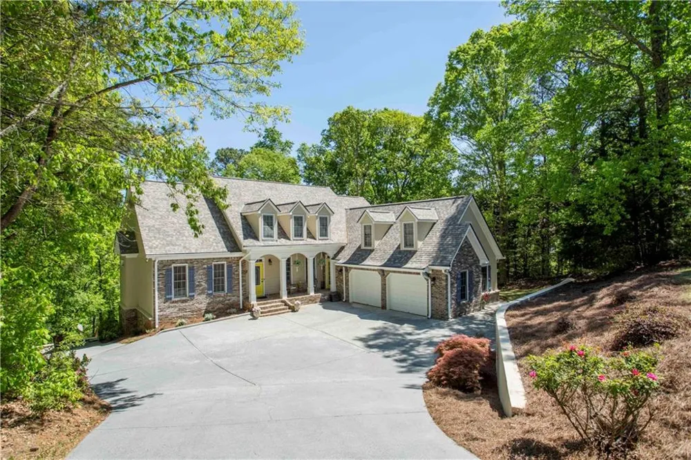 31 Rocky Circle NE White, GA 30184