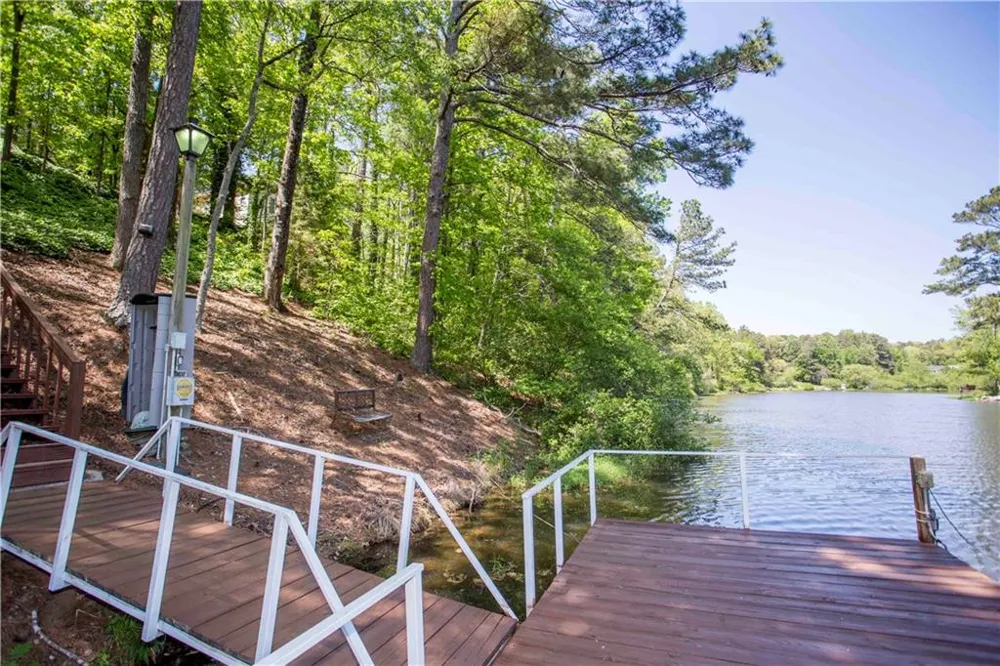 31 Rocky Circle NE White, GA 30184