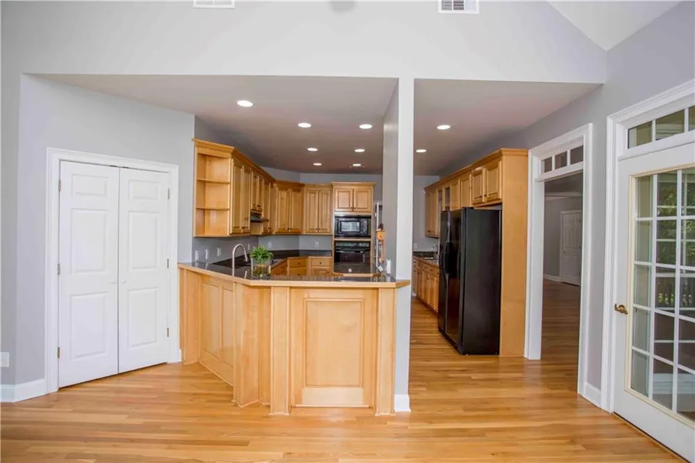 31 Rocky Circle NE White, GA 30184