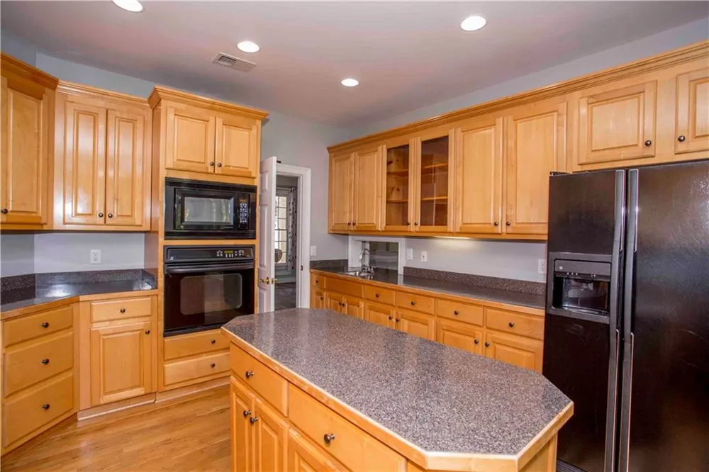 31 Rocky Circle NE White, GA 30184