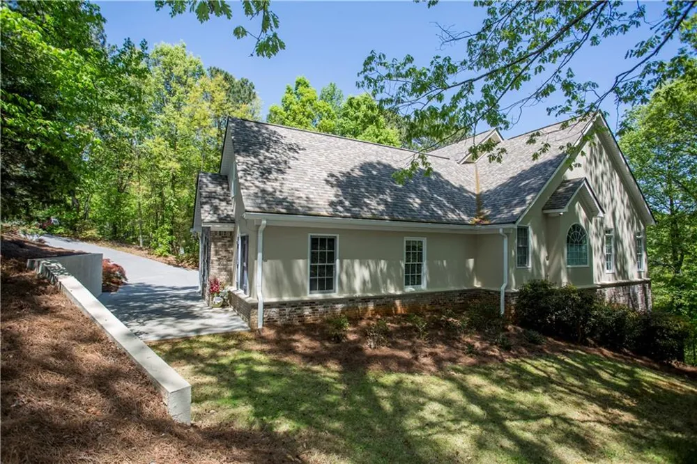 31 Rocky Circle NE White, GA 30184