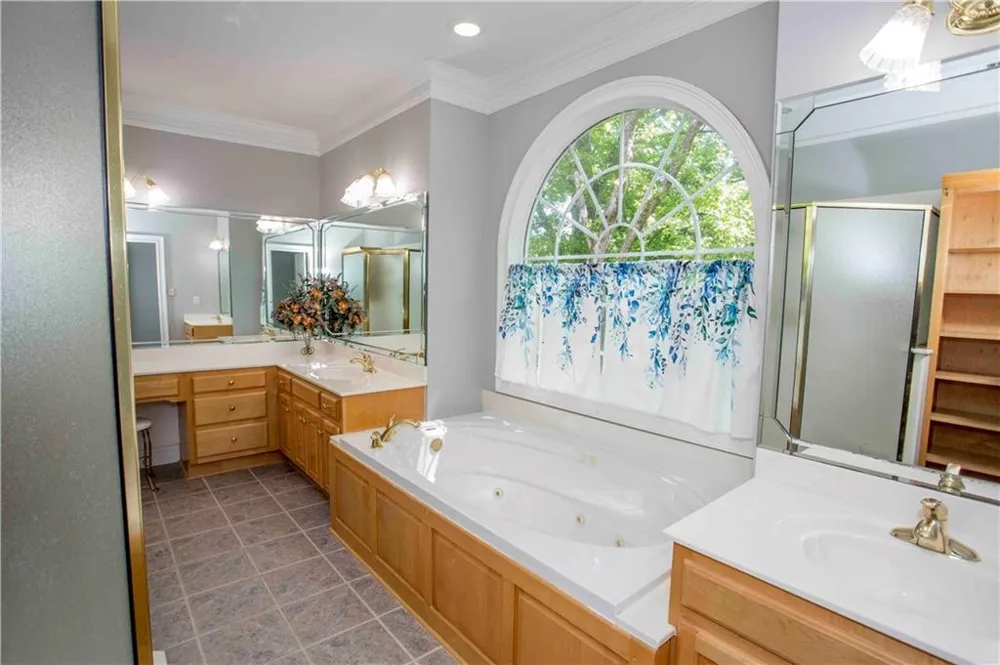 31 Rocky Circle NE White, GA 30184