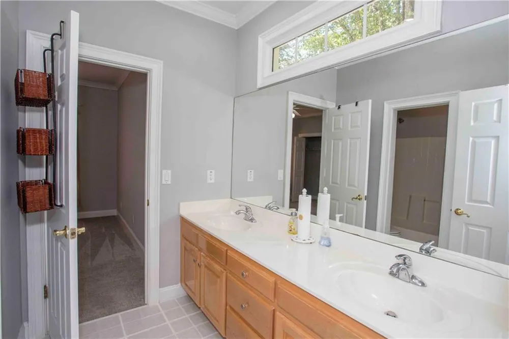 31 Rocky Circle NE White, GA 30184