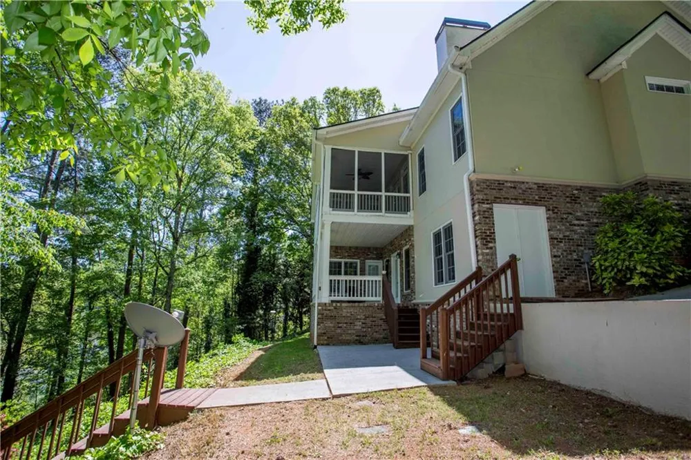 31 Rocky Circle NE White, GA 30184