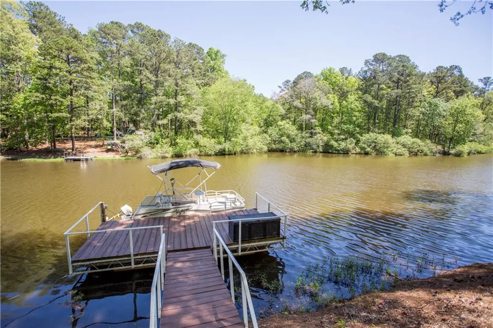 31 Rocky Circle NE White, GA 30184