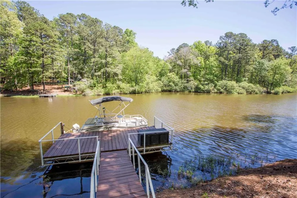 31 Rocky Circle NE White, GA 30184