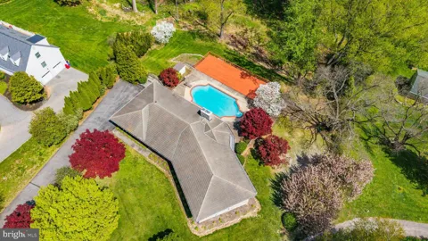 5 LOCHVIEW COURT
