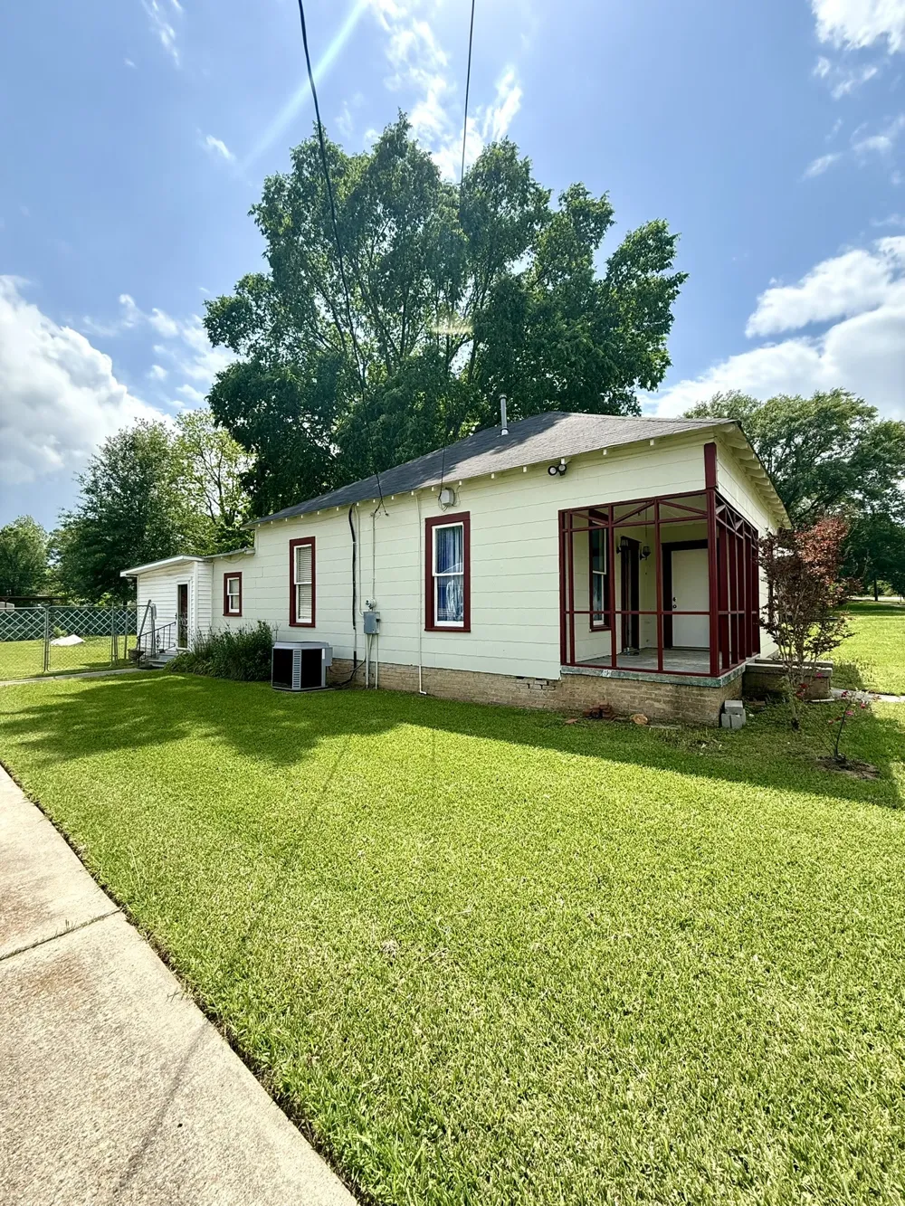 205 Lake Street Mooringsport, LA 71060