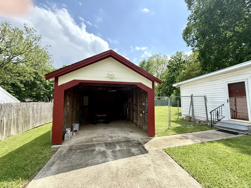205 Lake Street Mooringsport, LA 71060