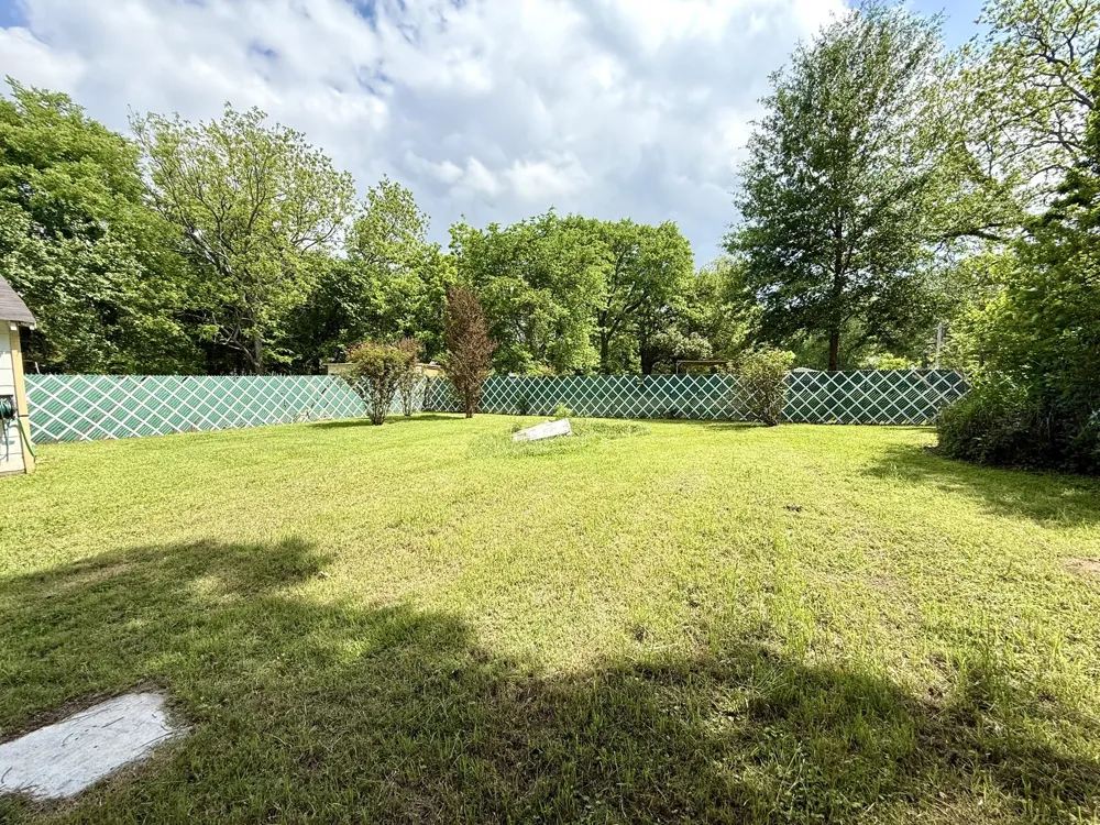 205 Lake Street Mooringsport, LA 71060