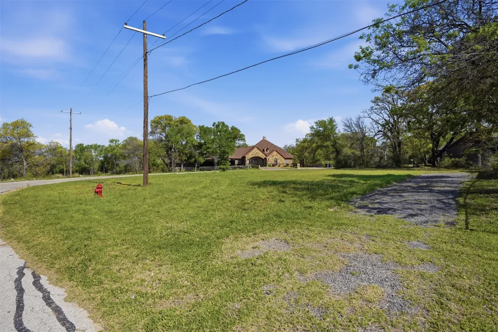 4236 Karen Lane Lake Worth, TX 76135