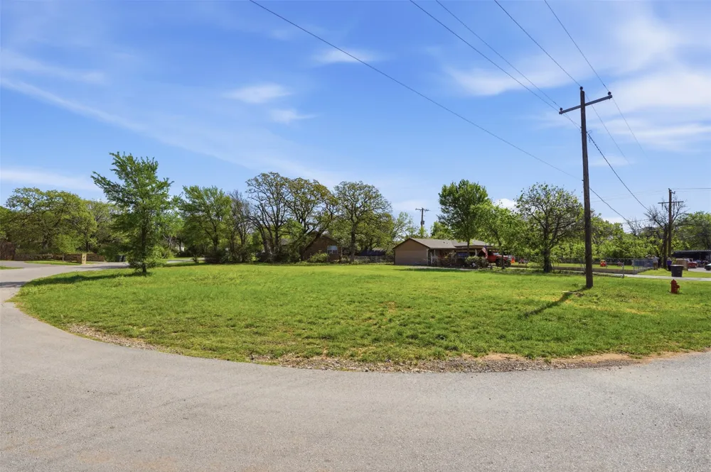4236 Karen Lane Lake Worth, TX 76135