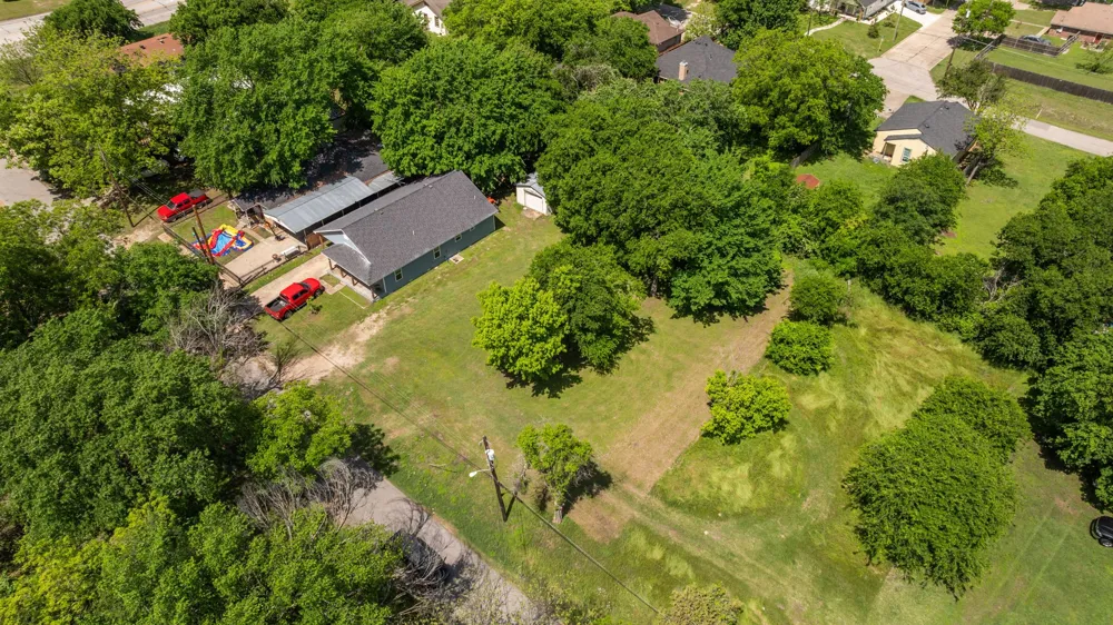 400 E Freeman Street Ennis, TX 75119