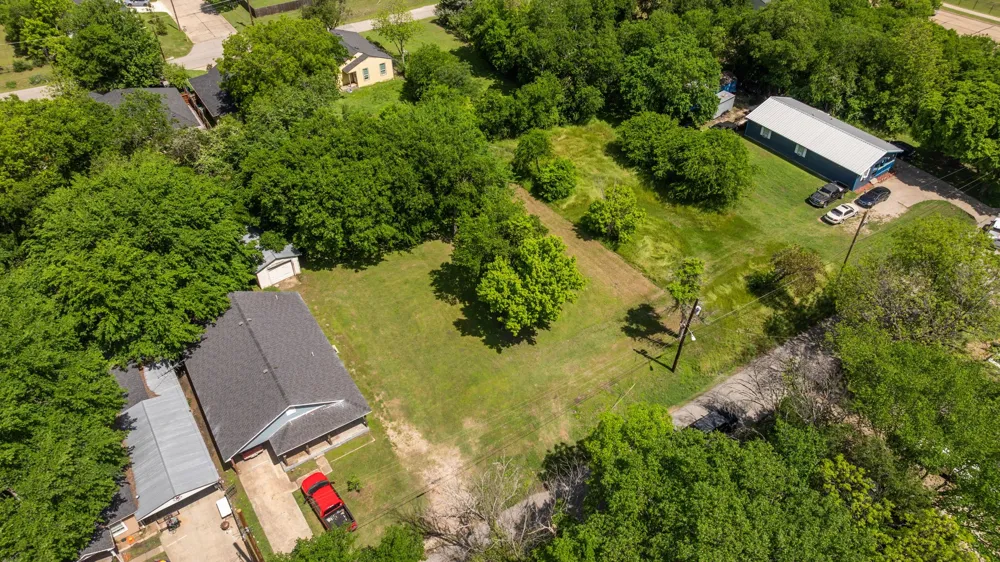 400 E Freeman Street Ennis, TX 75119