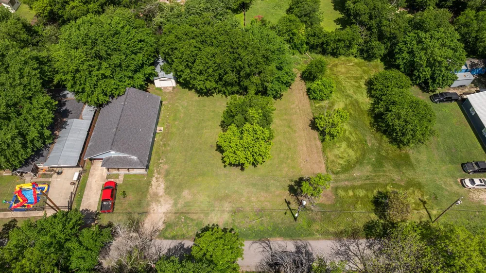 400 E Freeman Street Ennis, TX 75119