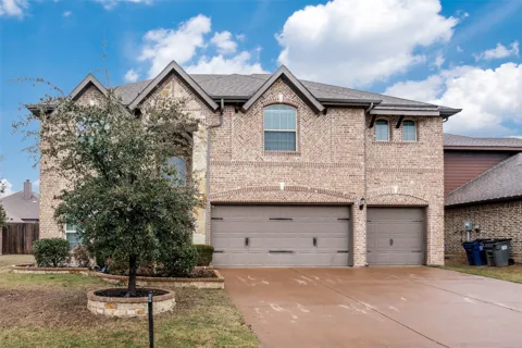 3303 Robin Trail