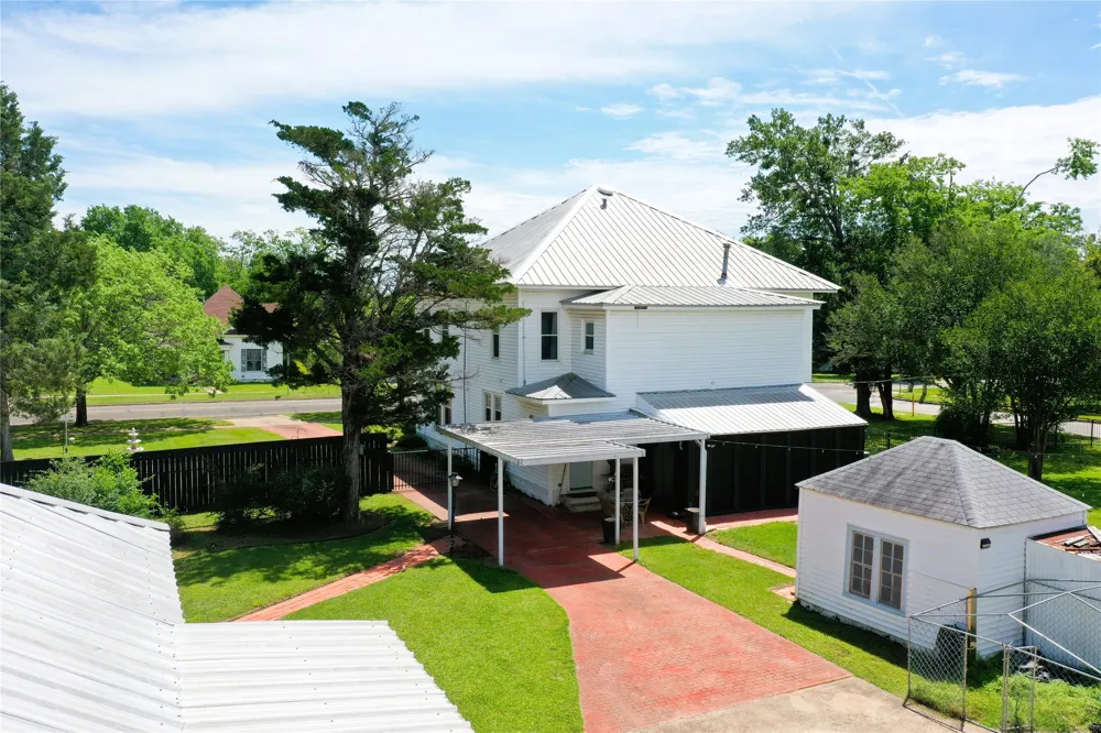 702 S 9th Avenue Teague, TX 75860