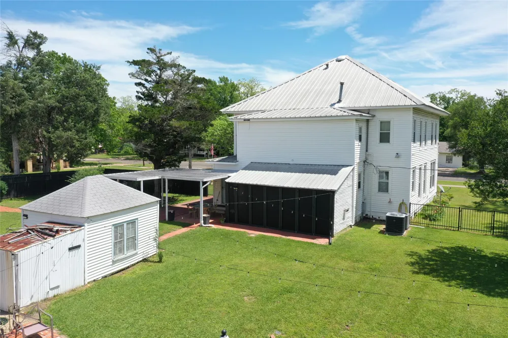 702 S 9th Avenue Teague, TX 75860