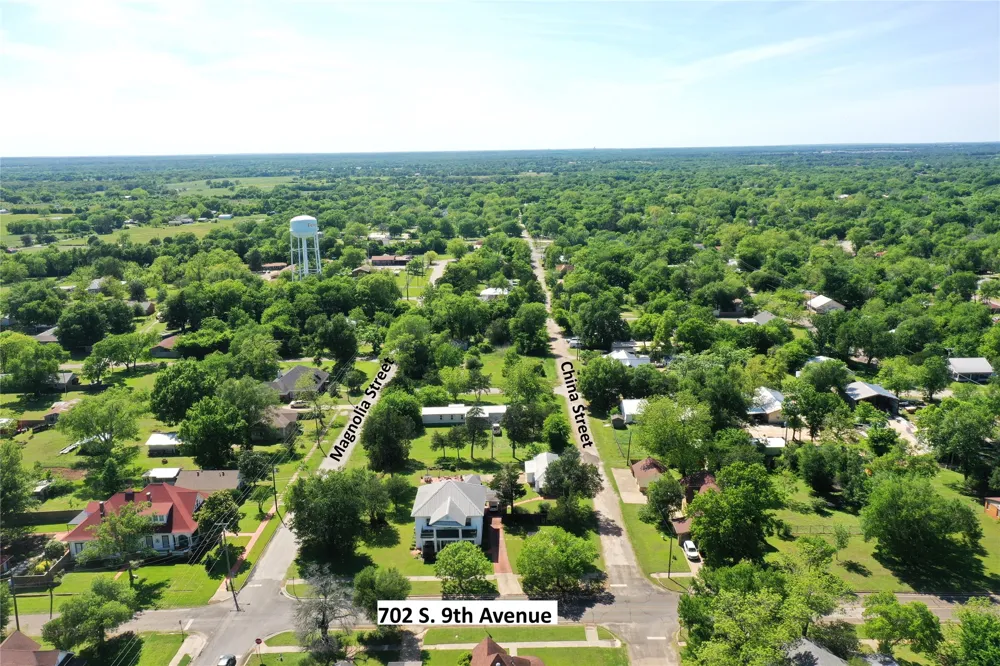 702 S 9th Avenue Teague, TX 75860