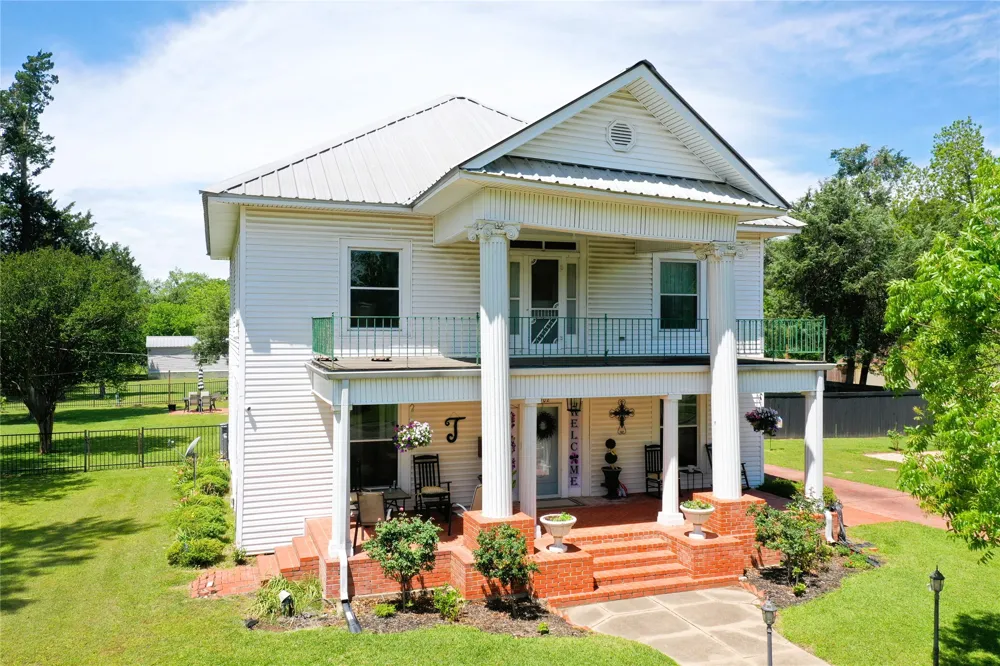 702 S 9th Avenue Teague, TX 75860