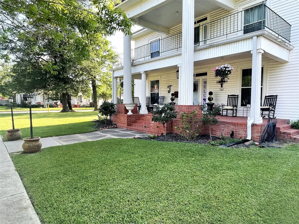702 S 9th Avenue Teague, TX 75860