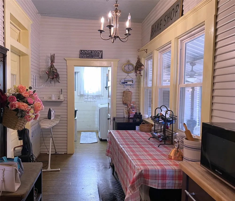 702 S 9th Avenue Teague, TX 75860