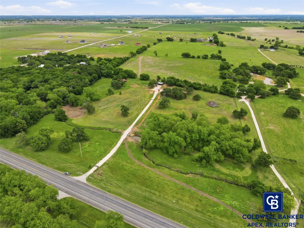 11458 State Highway 171 Covington, TX 76636