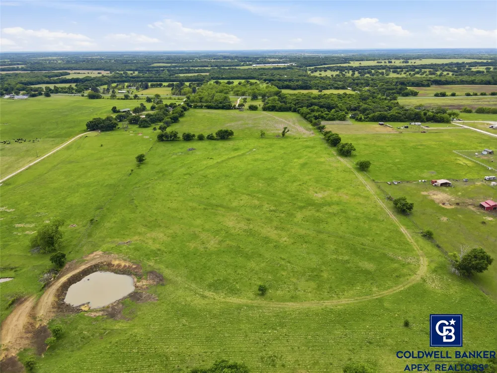 11458 State Highway 171 Covington, TX 76636