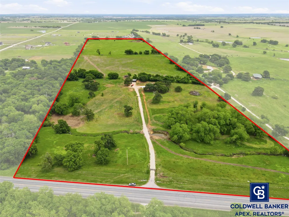 11458 State Highway 171 Covington, TX 76636