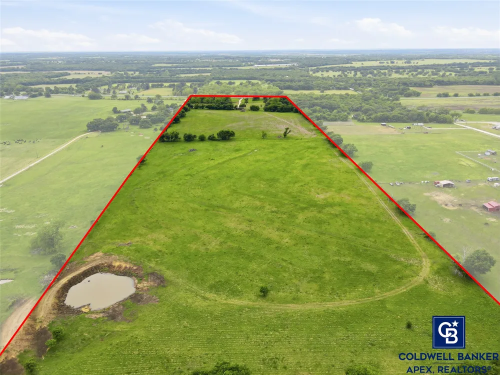 11458 State Highway 171 Covington, TX 76636