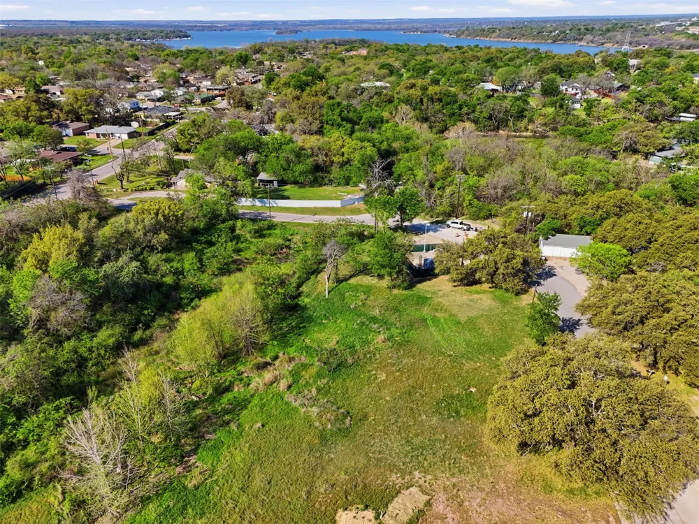 7019 Edgemere Place Lake Worth, TX 76135