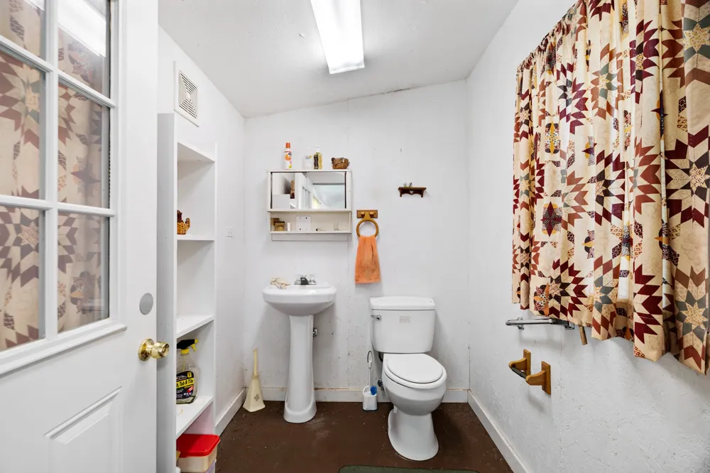 2000 COUNTY ROAD 2420 Honey Grove, TX 75446