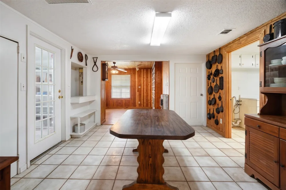 2000 COUNTY ROAD 2420 Honey Grove, TX 75446