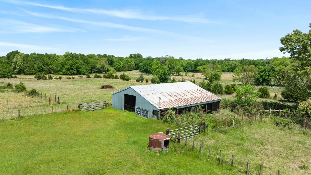 2000 COUNTY ROAD 2420 Honey Grove, TX 75446