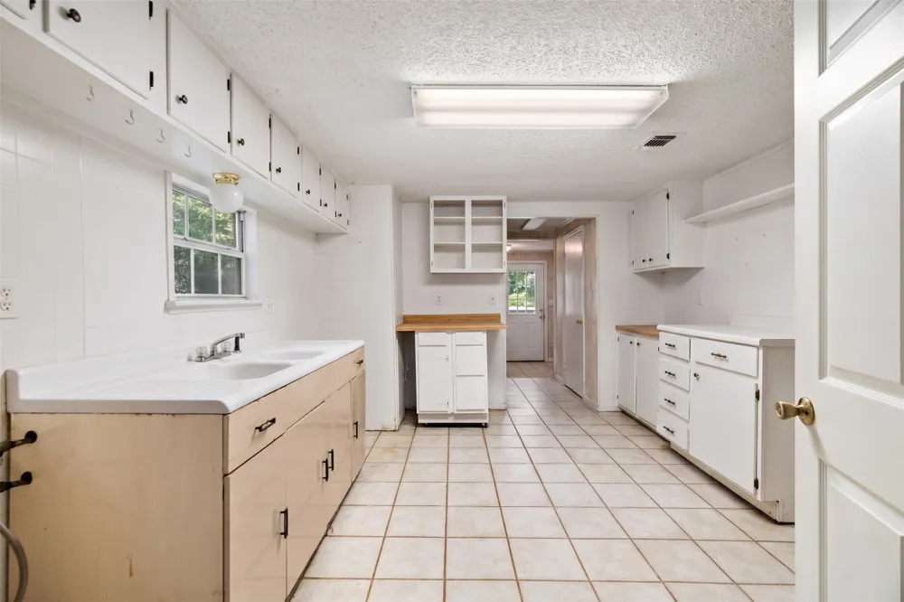 2000 COUNTY ROAD 2420 Honey Grove, TX 75446