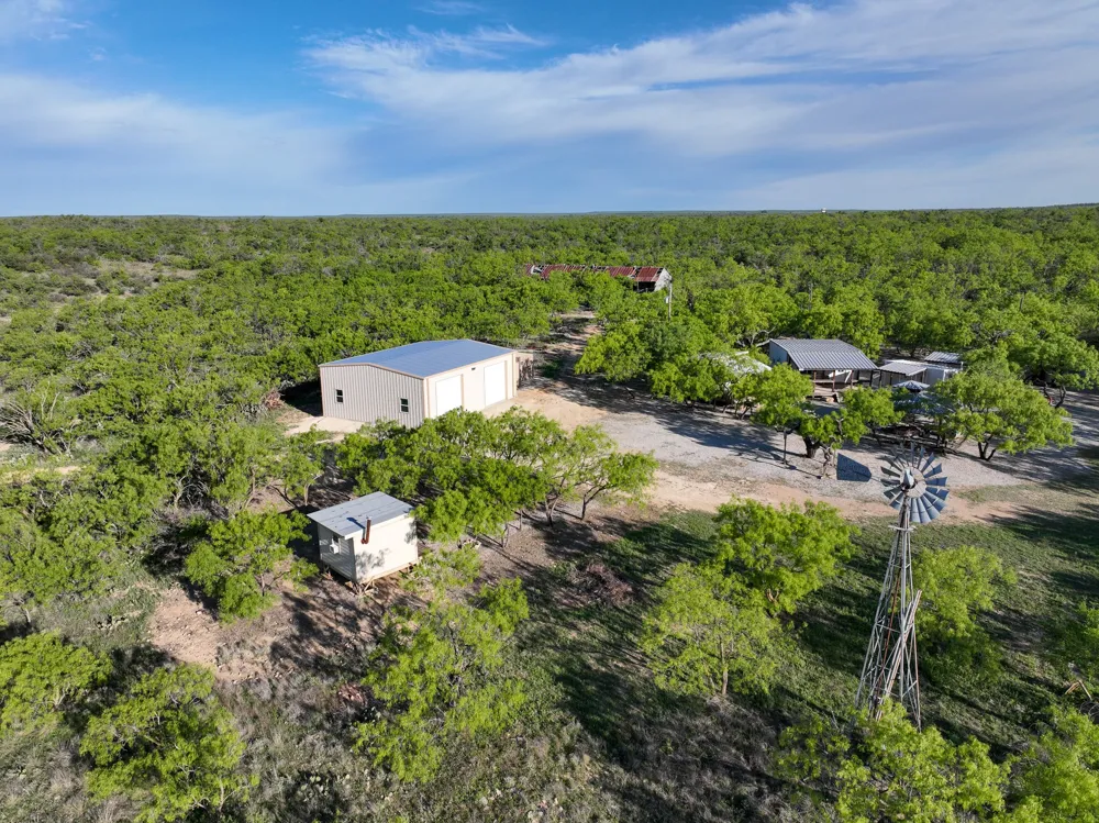 1124 County Road 322 Voss, TX 76888
