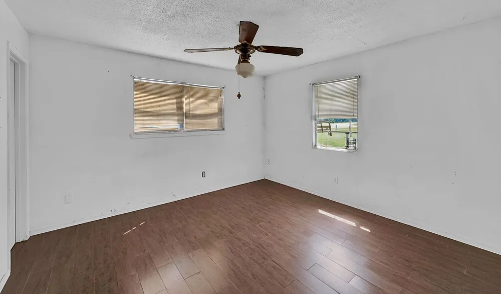 105 County Road 3590 China Spring, TX 76633