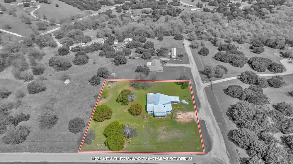 105 County Road 3590 China Spring, TX 76633